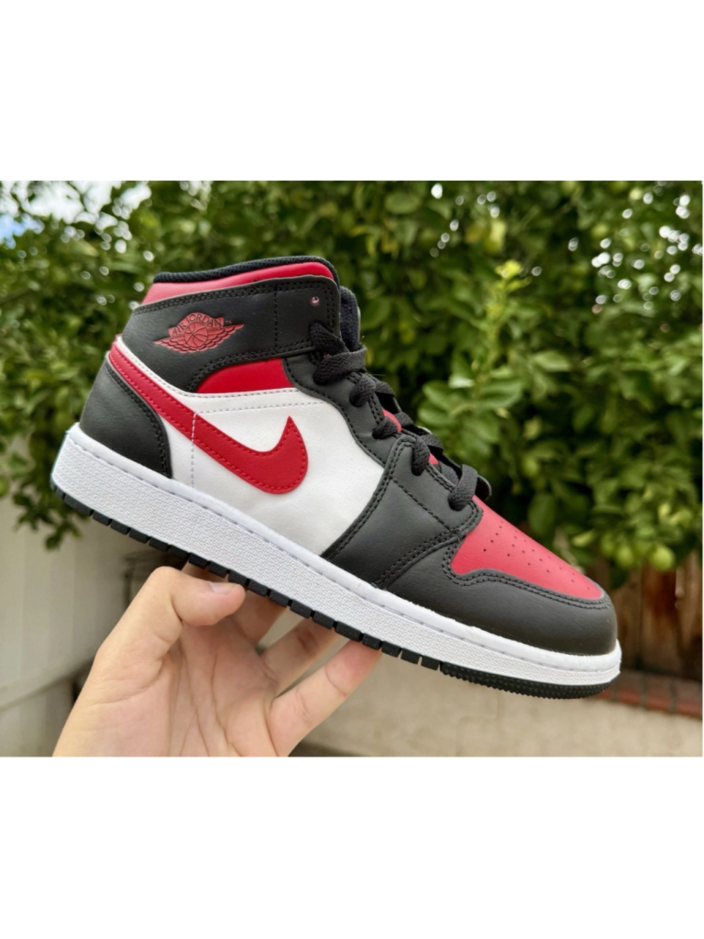 Air Jordan 1- Fire Red 554725079